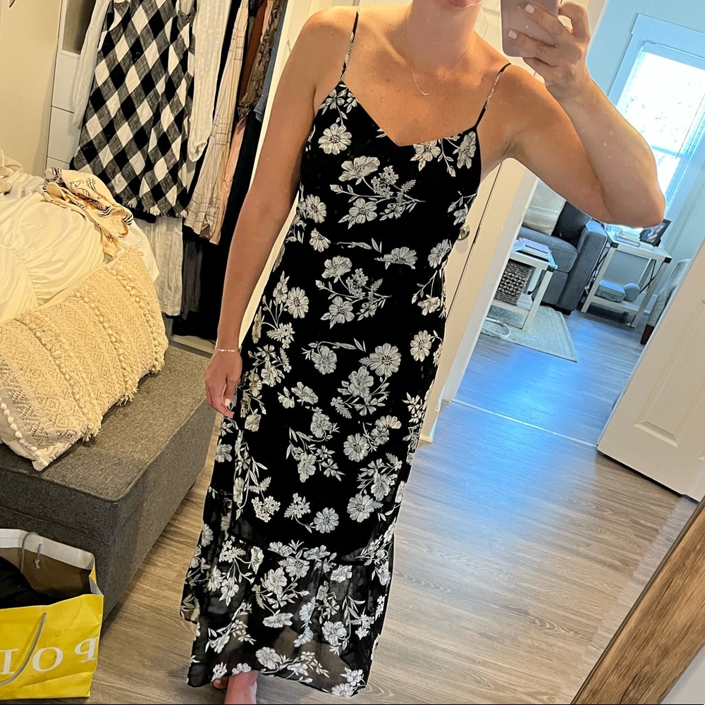 J.Crew Black and White Floral Tiered Maxi Dress Size: 4